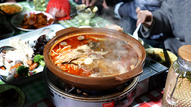 駐馬店：氣溫驟降 地?cái)偦疱仭盎鸪鋈Α?></a></p>
		                <div   id="ua272dp"   class=