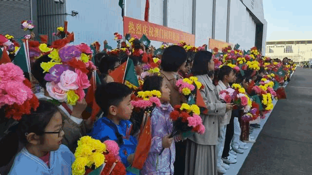 高清大圖丨習(xí)近平抵達(dá)澳門(mén)受到熱烈歡迎