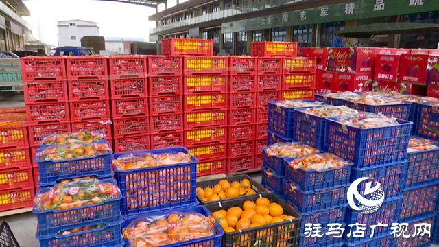 正陽縣： 臨近春節(jié) 農貿市場備貨足