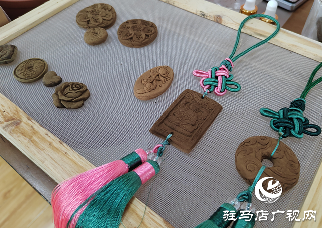 書(shū)香潤(rùn)天中 非遺傳匠心