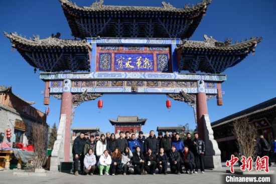 “跟著賽事去旅行”：冰壺運動員開啟非遺探秘之旅 感受西寧千年文脈