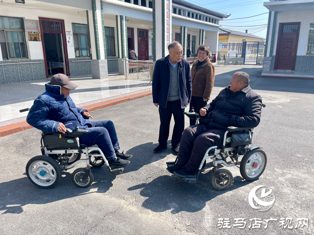 中國(guó)殘聯(lián)副主席張銀良深入確山縣驛城區(qū)走訪看望殘疾人