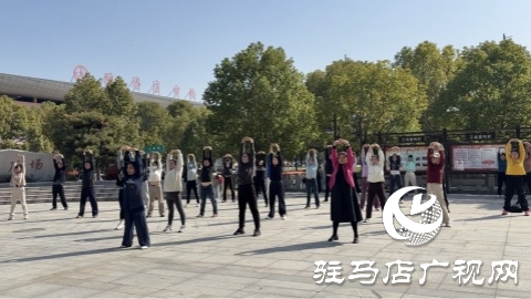 “養(yǎng)心課堂”第三期在工人文化宮職工文化廣場(chǎng)圓滿舉行