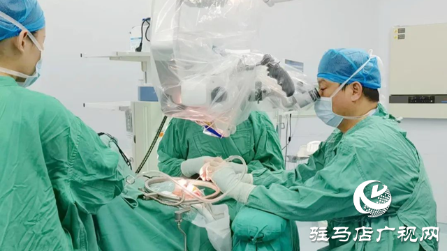 長期熬夜刷手機引爆顱內(nèi)炸彈！男子突發(fā)腦動脈瘤破裂險喪命