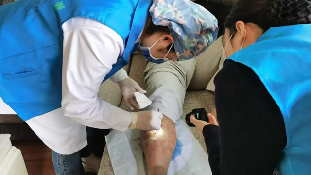  “豫健護(hù)理到家”解決患者換藥難題，上門護(hù)理暖人心