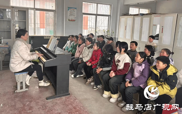 駐馬店職業(yè)技術(shù)學(xué)院教師教育學(xué)院開展美育浸潤下鄉(xiāng)支教活動