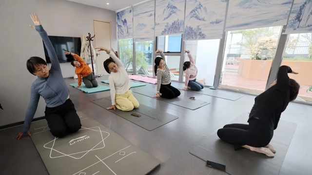  “瑜”悅身心 “伽”倍美麗——駐馬店市中心醫(yī)院開展公益瑜伽系列活動(dòng)