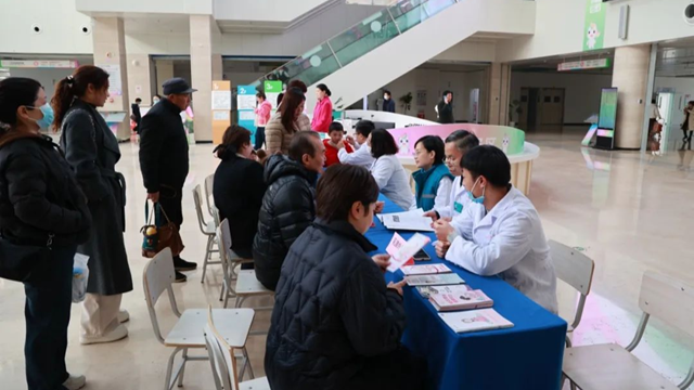 駐馬店市中心醫(yī)院開展“跟黨奮進新征程，巾幗建功新時代”繽紛三月系列活動