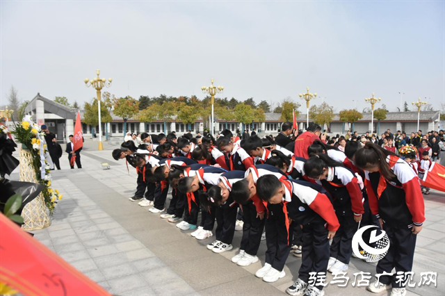  追尋紅色足跡  爭做時代新人—駐馬店市第二十七小學開展2025年清明祭英烈主題教育實踐活動