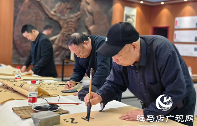 泌陽(yáng)縣“翰墨寄哀思”清明節(jié)書畫筆會(huì)啟幕