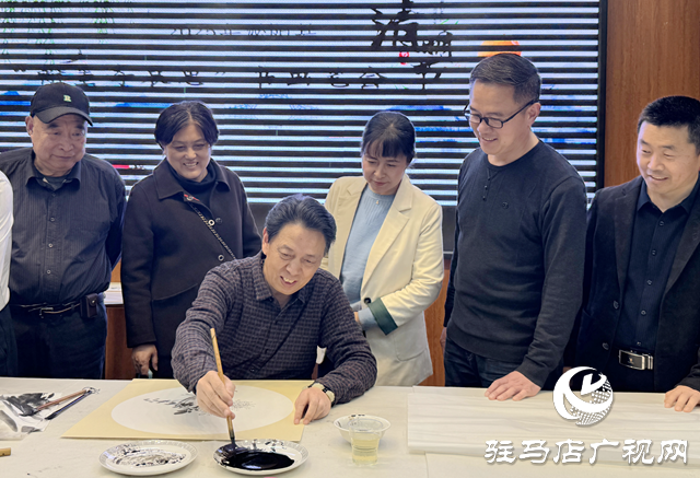泌陽(yáng)縣“翰墨寄哀思”清明節(jié)書畫筆會(huì)啟幕
