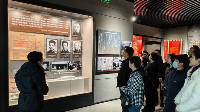 駐馬店市第二人民醫(yī)院開(kāi)展“祭英烈”系列活動(dòng)