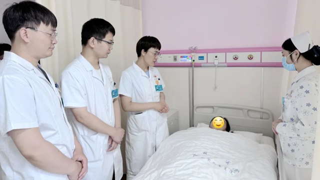 16歲花季少女小腹微凸，竟是懷了巨大“怪胎”？