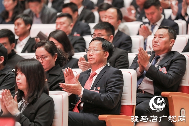 泌陽(yáng)縣政協(xié)十一屆四次會(huì)議開幕