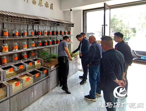 平輿縣陽城鎮(zhèn)組織鎮(zhèn)村干部開展農業(yè)產業(yè)外出考察學習