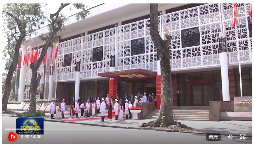 習(xí)近平同越共中央總書記蘇林、越南國家主席梁強(qiáng)共同會(huì)見中越人民大聯(lián)歡活動(dòng)代表