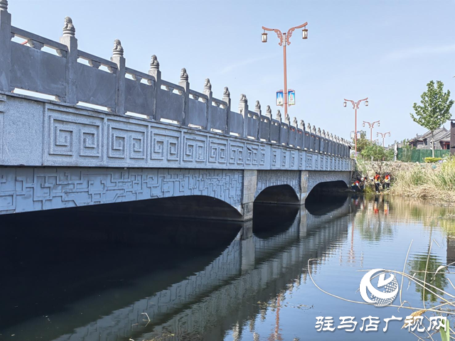 天中義工聯(lián)合會環(huán)保項目組開展“清潔家園”環(huán)境整治暨集中清理河道垃圾公益活動