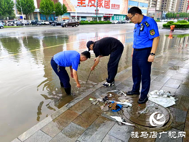 確山縣住建局：雨后清淤忙  全力保暢通