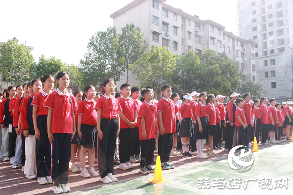 駐馬店市第十一小學(xué)舉行第四屆法治教育宣傳周活動(dòng)?駐馬店市第十一小學(xué)舉行第四屆法治教育宣傳周活動(dòng)????????駐馬店市第十一小學(xué)舉行第四屆法治教育宣傳周活動(dòng)?駐馬店市第十一小學(xué)舉行第四屆法治教育宣傳周活動(dòng)????????