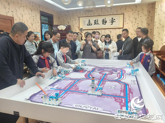  驛城區(qū)小學(xué)校長(zhǎng)培訓(xùn)觀摩活動(dòng)走進(jìn)駐馬店市第二十五小學(xué)