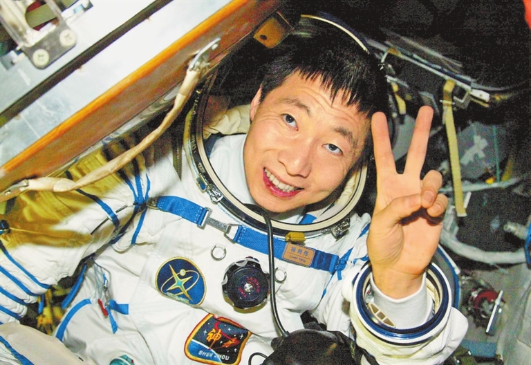 從一星獨唱到滿天星光 日益絢爛的空間畫卷