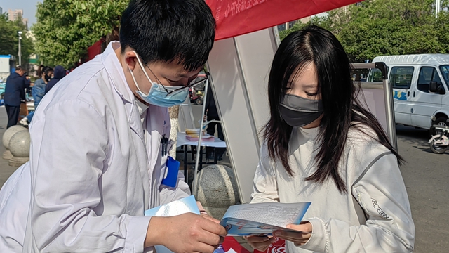 全國(guó)第39個(gè)兒童預(yù)防接種日：駐馬店街頭傳遞健康守護(hù)