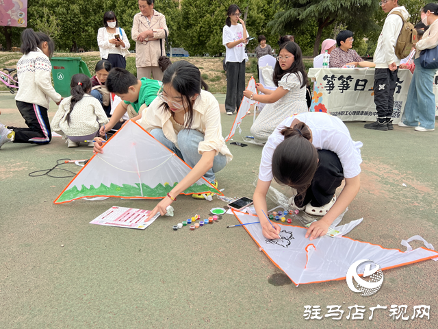 駐馬店市職工心理服務(wù)中心舉辦中式養(yǎng)生集市