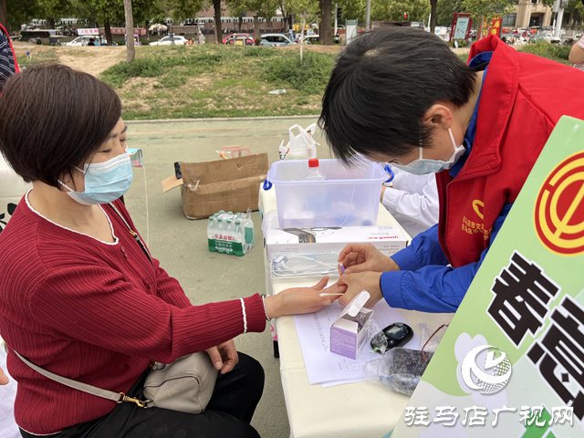 駐馬店市職工心理服務(wù)中心舉辦中式養(yǎng)生集市