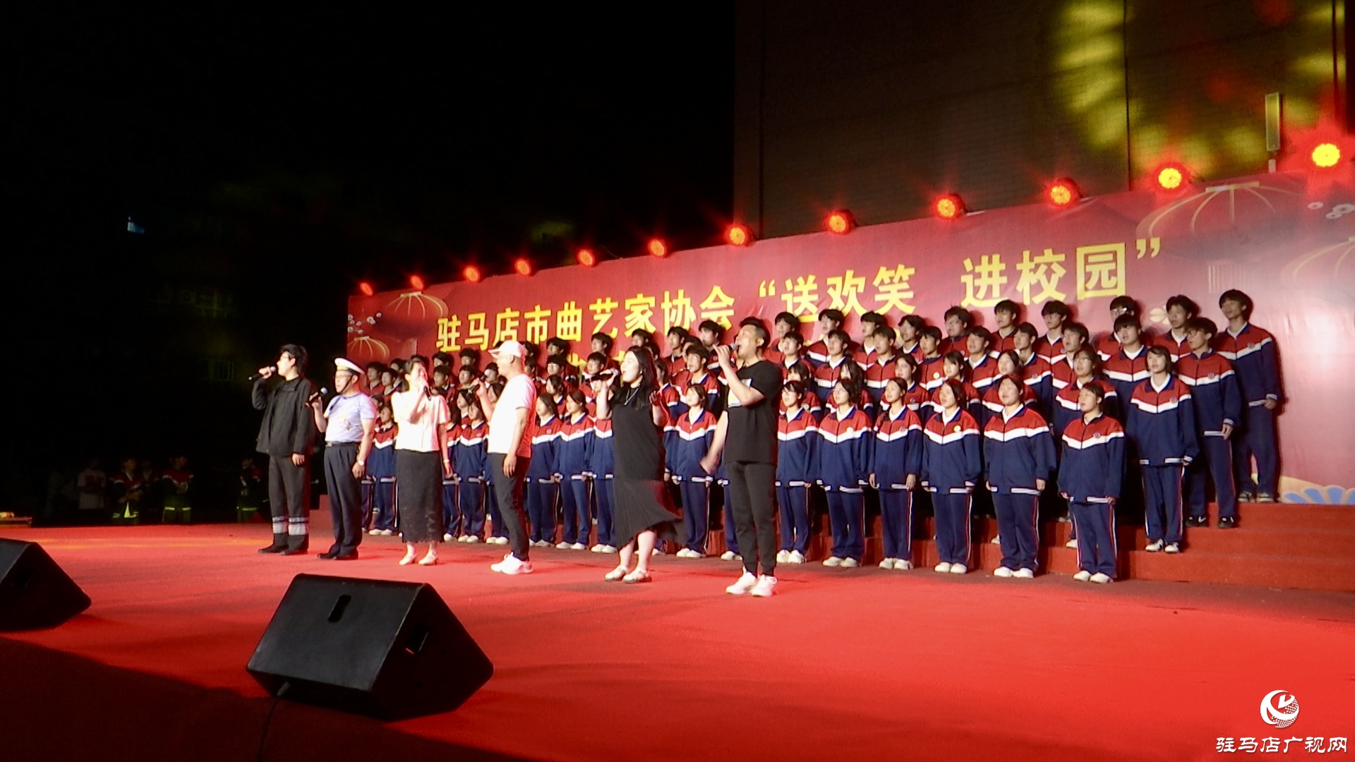 駐馬店市曲藝家協(xié)會舉行“送歡笑 進校園”2025年曲藝專場演出