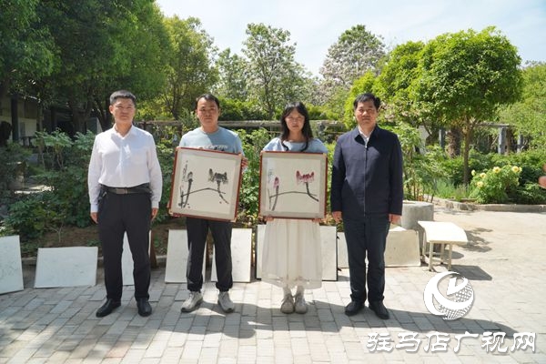 駐馬店職業(yè)技術(shù)學(xué)院書(shū)畫(huà)藝術(shù)專業(yè)學(xué)生開(kāi)展實(shí)踐教學(xué)
