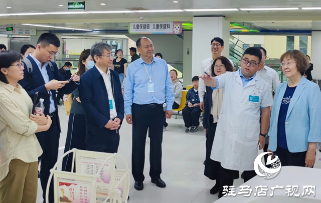 中國(guó)殘聯(lián)與聯(lián)合國(guó)兒童基金會(huì)專家組蒞臨市中心醫(yī)院開(kāi)展指導(dǎo)培訓(xùn)工作