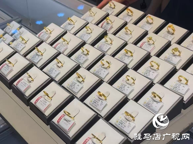 金價(jià)高位運(yùn)行 首飾金“以舊換新”受熱捧