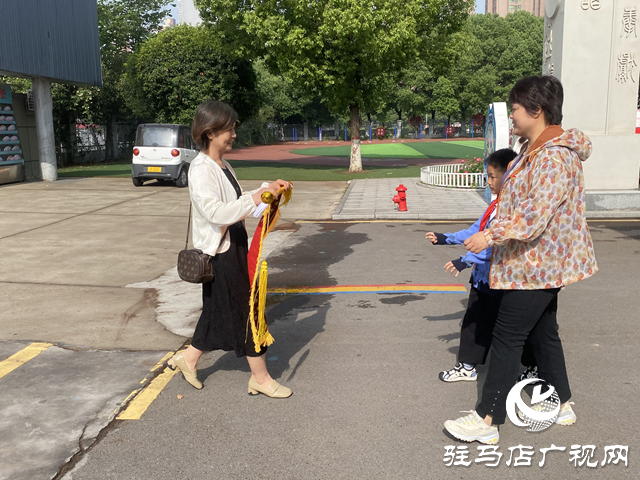 點贊拾金不昧好少年！姚明熙同學(xué) 好樣的！