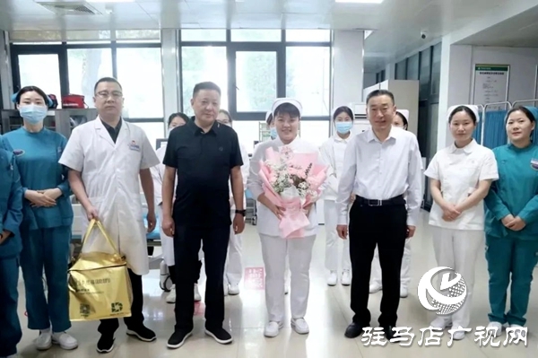平輿縣衛(wèi)健體委、縣人民醫(yī)院“5·12”護(hù)士節(jié)慰問一線護(hù)理人員