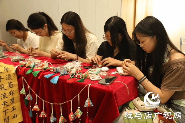 駐馬店職業(yè)技術(shù)學(xué)院隆重舉行2025年職業(yè)教育活動周暨技能競賽月活動啟動儀式