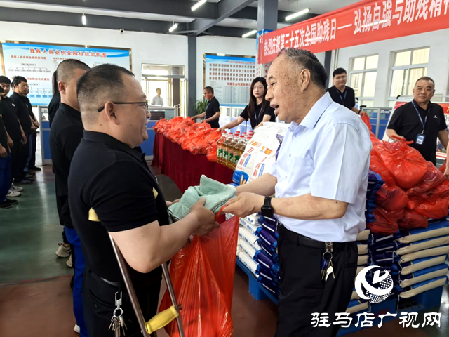 中國殘聯(lián)副主席張銀良到樂山電纜開展助殘日慰問活動(dòng)