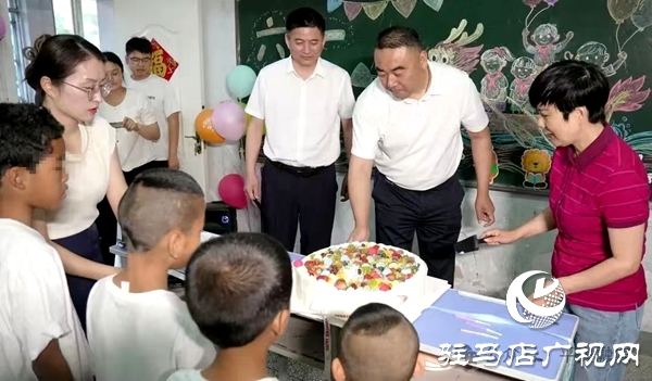 平輿縣婦聯(lián)、縣民政局共同舉辦“巾幗同心護(hù)未來(lái) 童心筑夢(mèng)慶雙節(jié)”活動(dòng)