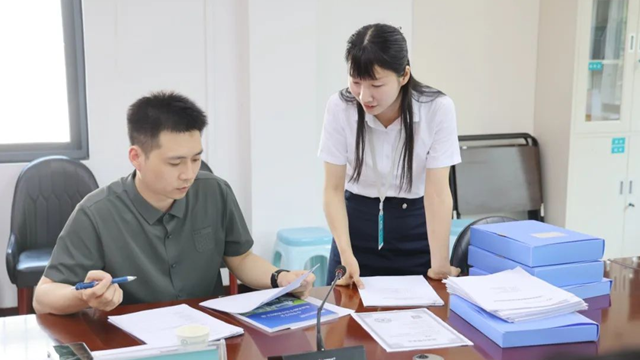 中華醫(yī)學(xué)會臨床藥學(xué)分會專家組督導(dǎo)駐馬店市中心醫(yī)院臨床藥師規(guī)范化培訓(xùn)工作