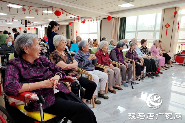 駐馬店市文化館開展父親節(jié)敬老慰問(wèn)演出