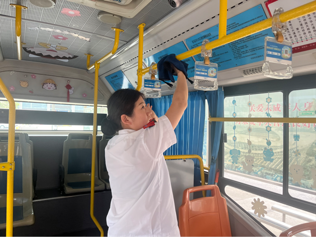 從車廂到考場 駐馬店市公交公司暖心護(hù)航中考學(xué)子