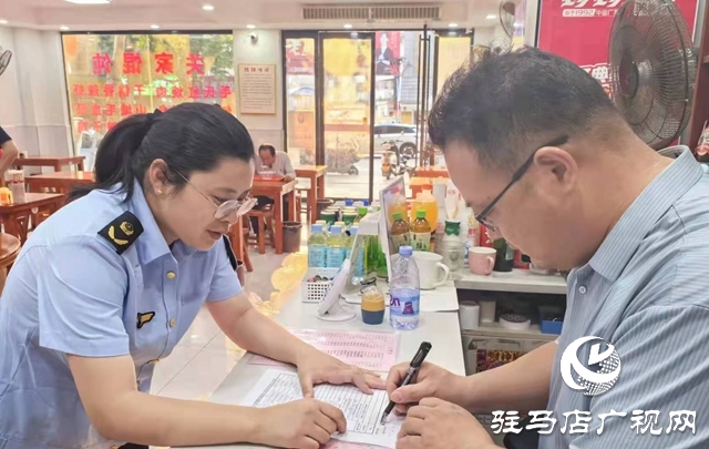 泌陽(yáng)縣市場(chǎng)監(jiān)管局開(kāi)展網(wǎng)絡(luò)餐飲專項(xiàng)抽檢 嚴(yán)把外賣食品關(guān)