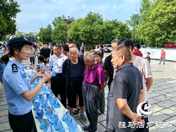 平輿縣公安局開展“6.26國際禁毒日”宣傳活動筑牢青少年藥物濫用防護墻 
