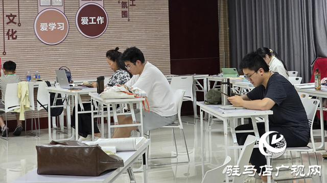 避暑學習兩不誤！駐馬店市職工圖書館成暑假熱門打卡地