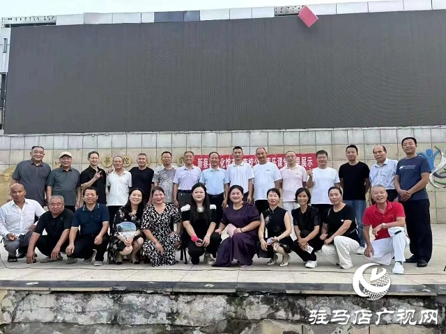 新蔡縣市民夜校公益聲樂(lè)課堂開(kāi)展戶(hù)外展示活動(dòng)