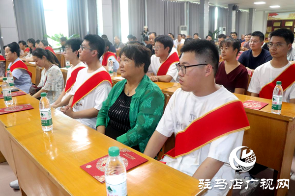 平輿東皇街道：千萬粉絲網(wǎng)紅“佳佳好粗魯”捐資助力高考優(yōu)秀學(xué)子逐夢遠(yuǎn)航