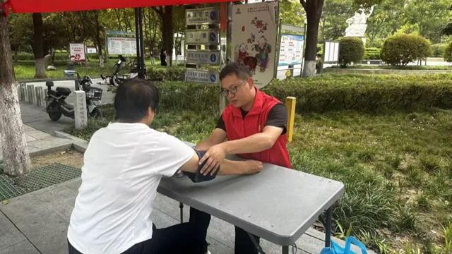駐馬店市第一人民醫(yī)院開展第九個“全國殘疾預(yù)防日”宣傳義診活動