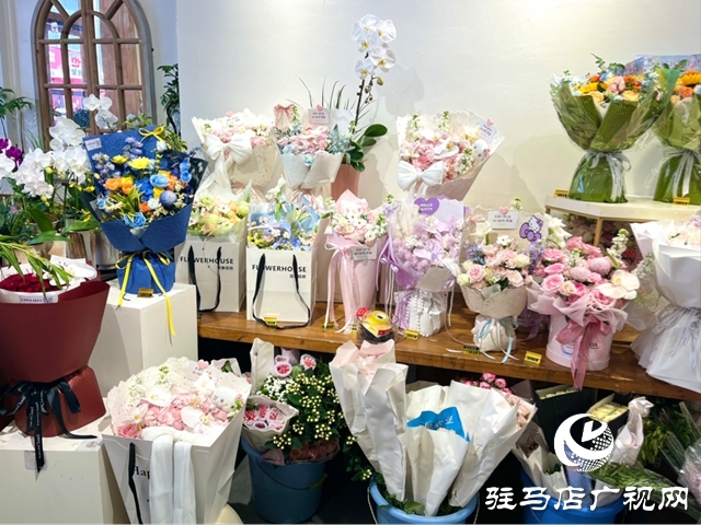 七夕將至“浪漫經(jīng)濟(jì)”升溫 黃金鮮花熱銷折射消費新意