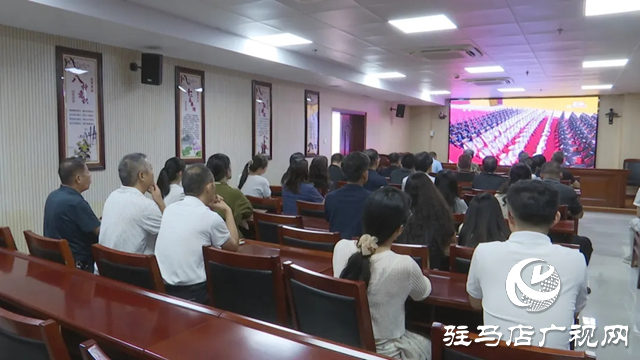 正陽縣各界收看紀(jì)念抗戰(zhàn)勝利80周年閱兵：家國情懷激蕩人心