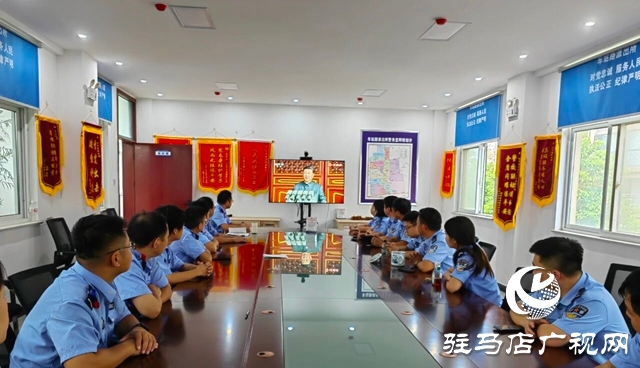  西平縣公安局組織收看紀(jì)念中國人民抗日戰(zhàn)爭暨世界反法西斯戰(zhàn)爭勝利80周年大會及閱兵式